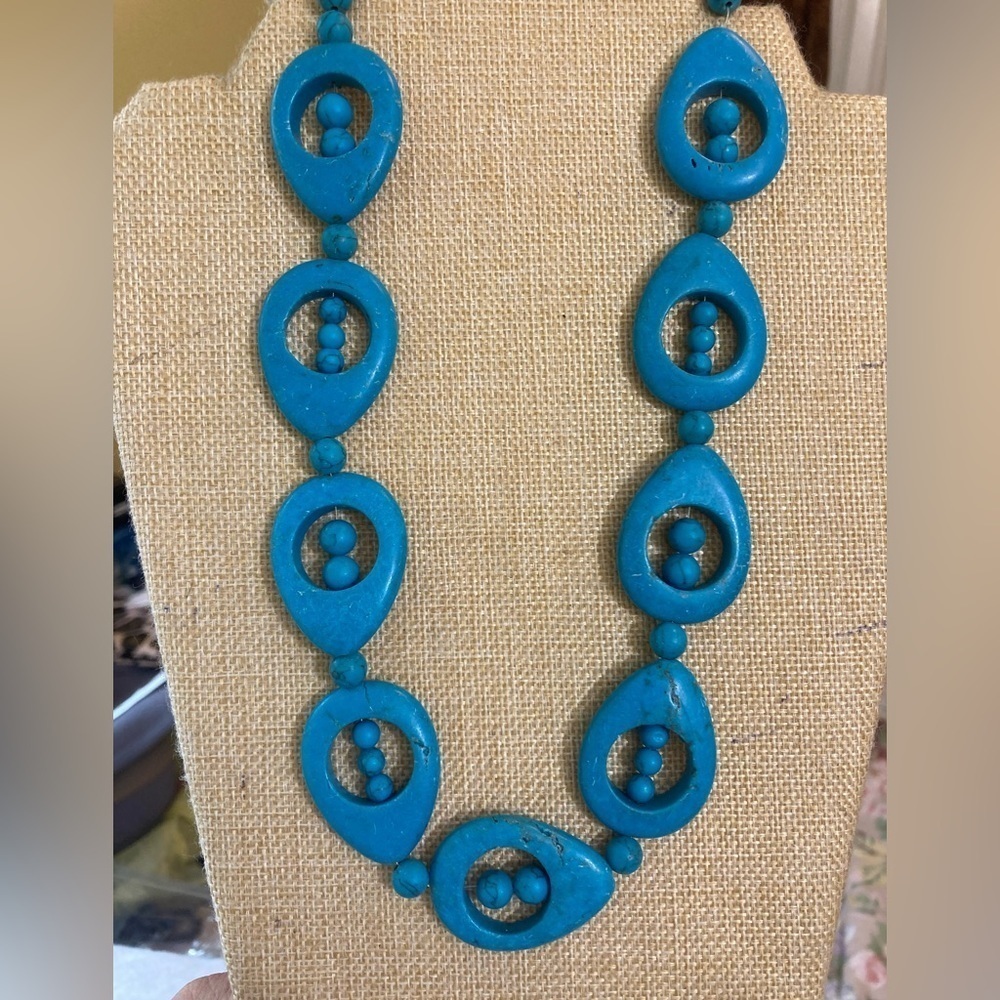 Beautiful‎ Faux Turquoise Bohemian Necklace - Picture 5 of 6